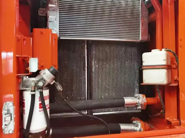Kāpurķēžu ekskavators 2022 Doosan DX225: foto 8