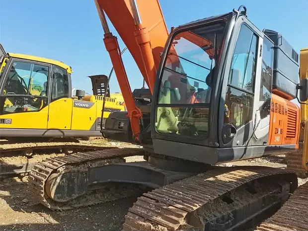 2022 Hitachi ZX240 - Kāpurķēžu ekskavators: foto 4 2022 Hitachi ZX240 - Kāpurķēžu ekskavators: foto 4