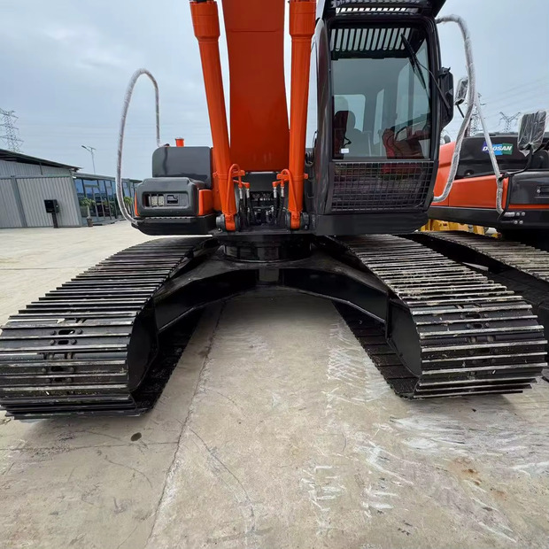 2022 Hitachi ZX250 - Kāpurķēžu ekskavators: foto 3 2022 Hitachi ZX250 - Kāpurķēžu ekskavators: foto 3