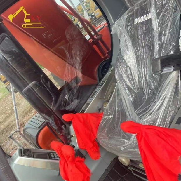 2023 Doosan DX300 - Kāpurķēžu ekskavators: foto 2 2023 Doosan DX300 - Kāpurķēžu ekskavators: foto 2