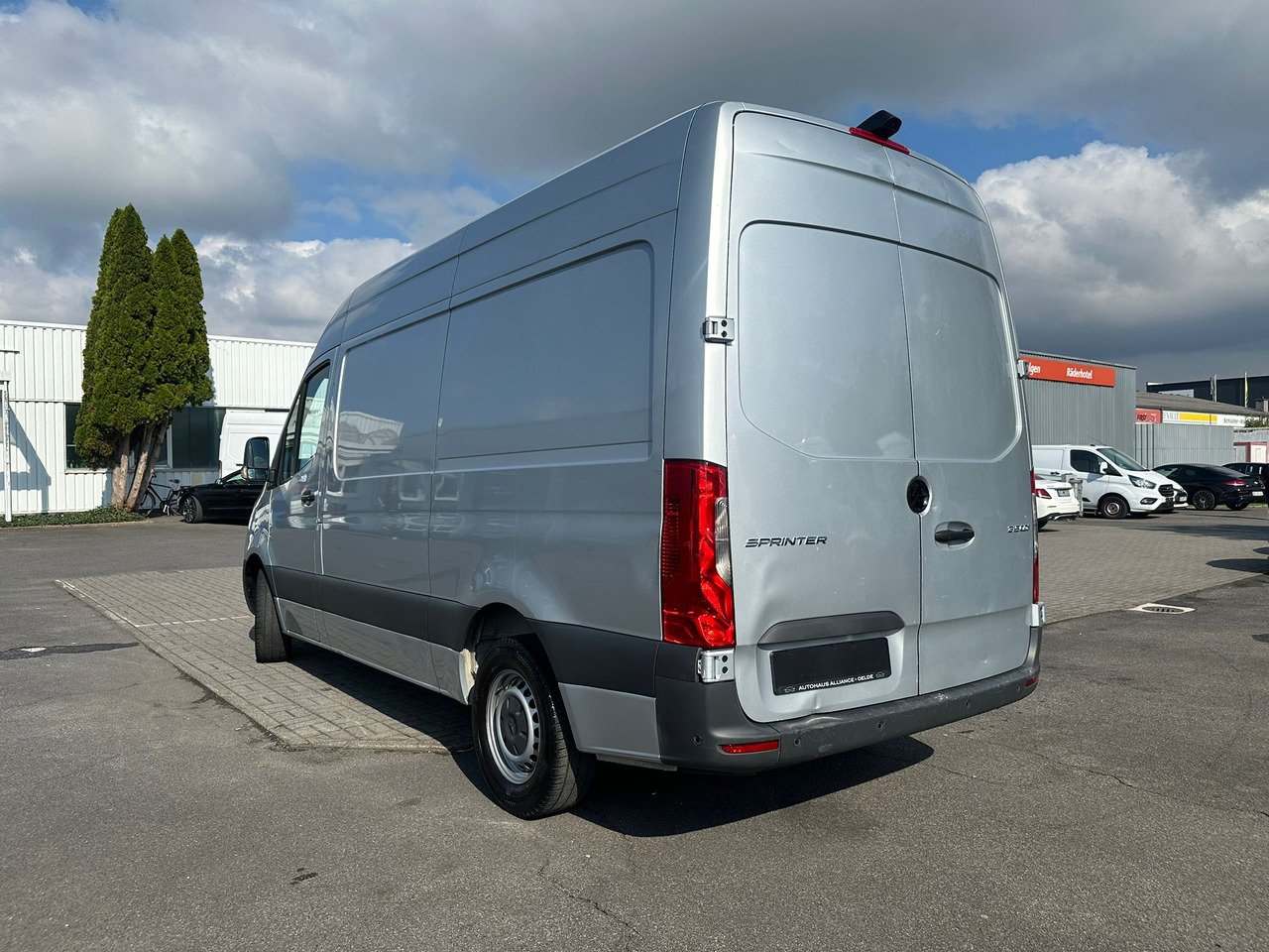 MERCEDES-BENZ Sprinter - Kravas mikroautobuss: foto 3 MERCEDES-BENZ Sprinter - Kravas mikroautobuss: foto 3