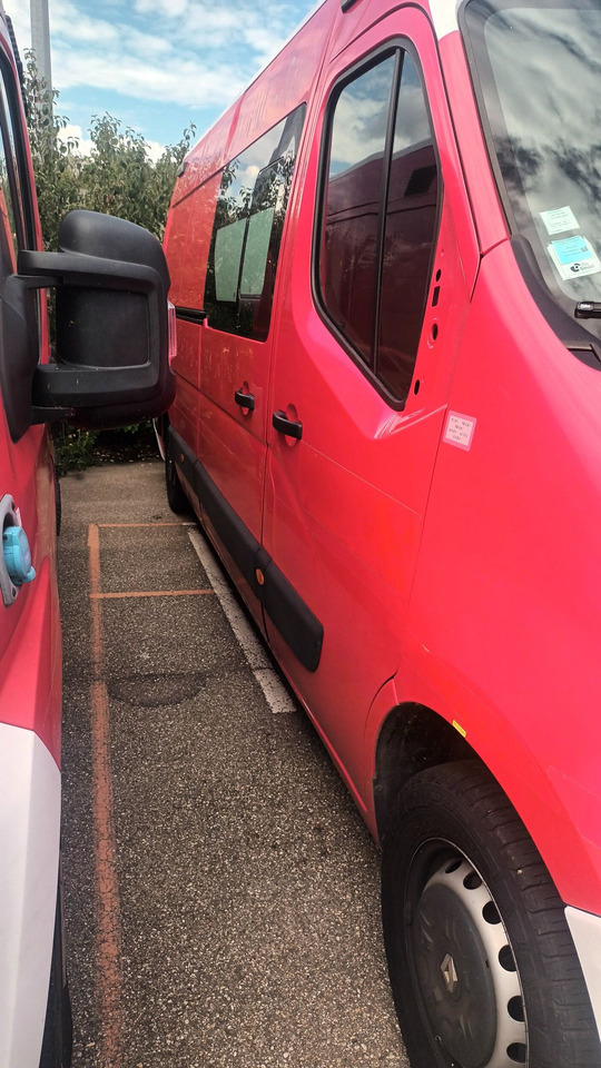 A vendre en l'état RENAULT MASTER 2015. - Ātrās palīdzības mašīna: foto 2 A vendre en l'état RENAULT MASTER 2015. - Ātrās palīdzības mašīna: foto 2