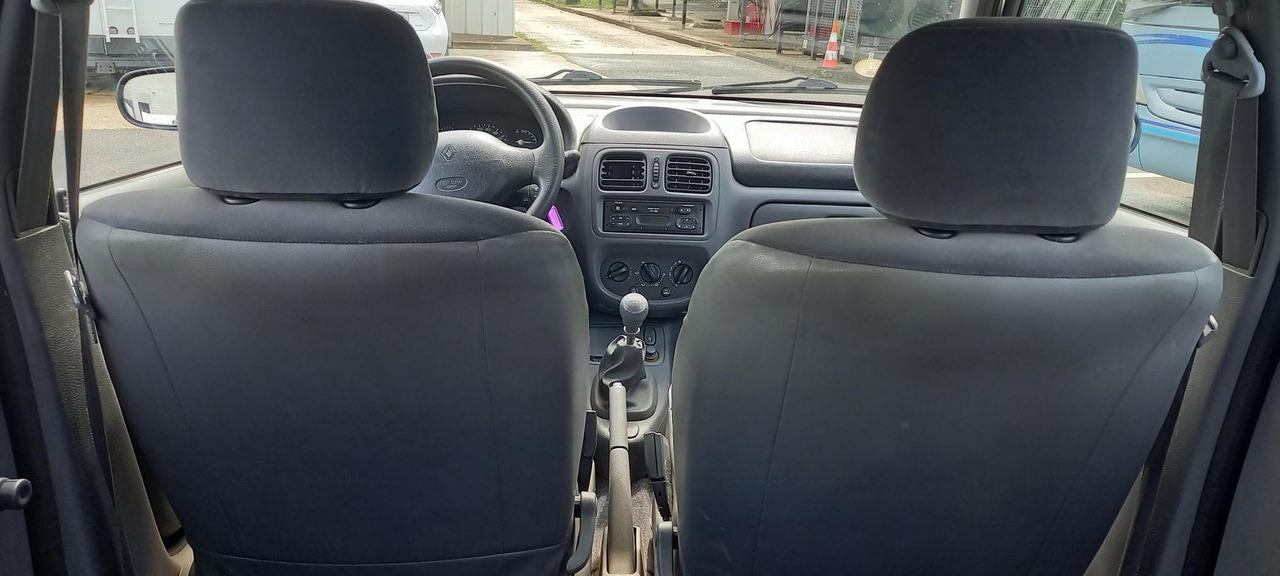 CLIO WITHOUT ROADWORTHINESS TEST - Vieglā automašīna: foto 3 CLIO WITHOUT ROADWORTHINESS TEST - Vieglā automašīna: foto 3