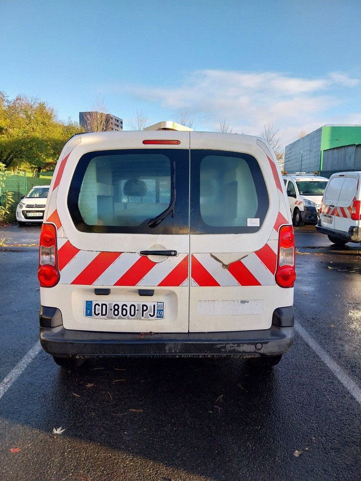 Citroën Berlingo PH2 Diesel. Contrôle technique défavorable pour défaillances majeures. VEHICULE VENDU EN L'ETAT, AUCUNE GARANTIE (il peut y avoir des problèmes mécanique non connus). - Vieglā automašīna: foto 3 Citroën Berlingo PH2 Diesel. Contrôle technique défavorable pour défaillances majeures. VEHICULE VENDU EN L'ETAT, AUCUNE GARANTIE (il peut y avoir des problèmes mécanique non connus). - Vieglā automašīna: foto 3
