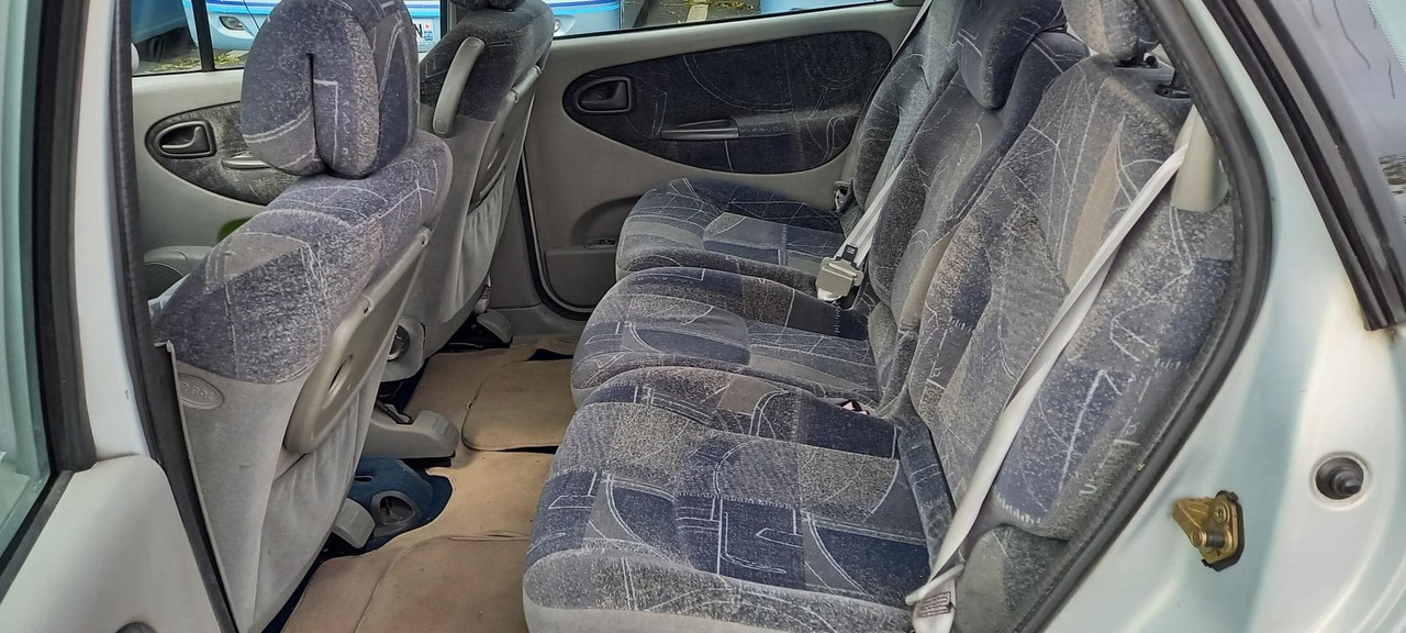 MEGANE ESSENCE (241) - Vieglā automašīna: foto 5 MEGANE ESSENCE (241) - Vieglā automašīna: foto 5