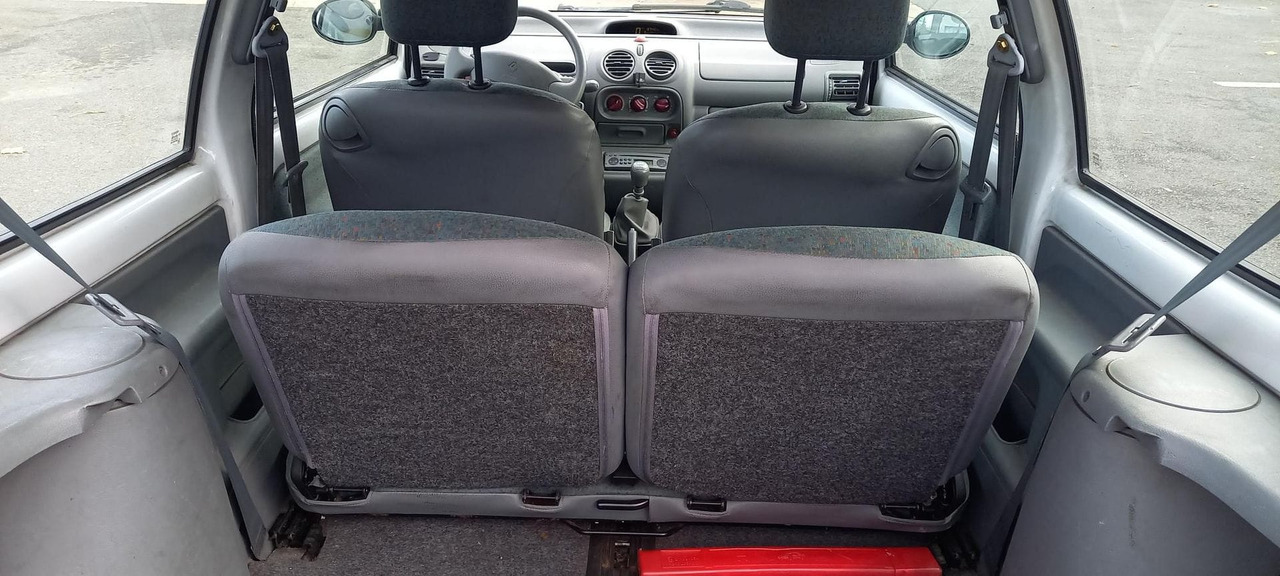 TWINGO PETROL (267) - Vieglā automašīna: foto 2 TWINGO PETROL (267) - Vieglā automašīna: foto 2