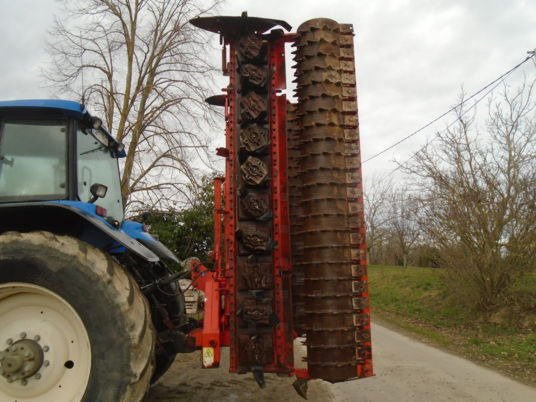 Kuhn HR 6004 DR - Vertikālā augsnes frēze: foto 4 Kuhn HR 6004 DR - Vertikālā augsnes frēze: foto 4