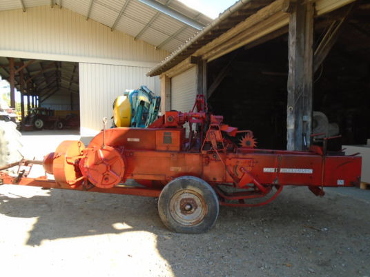Massey Ferguson 10-8 - Kīpu prese: foto 1 Massey Ferguson 10-8 - Kīpu prese: foto 1