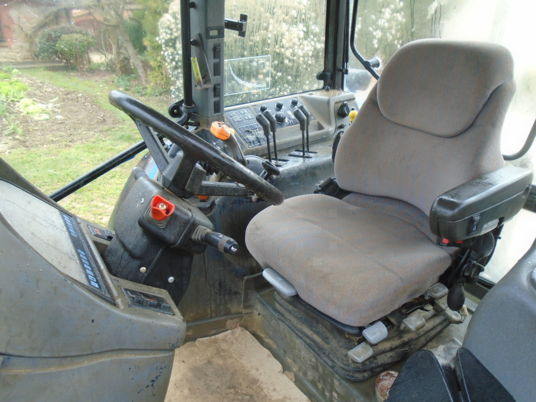 Traktors New Holland tm175: foto 8