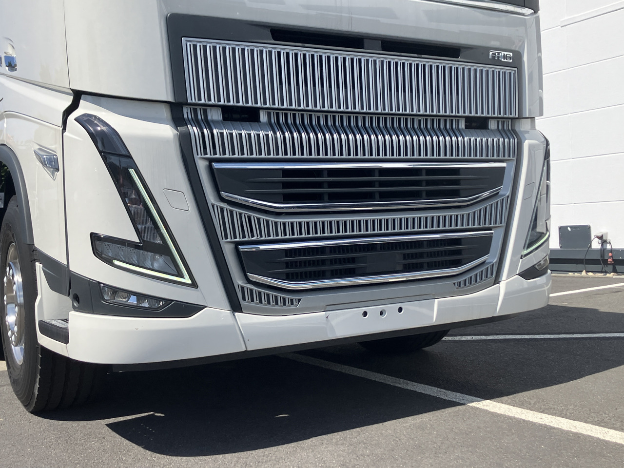 VOLVO FH16 750 8x4 Chassis - Šasija kravas automašīna: foto 3 VOLVO FH16 750 8x4 Chassis - Šasija kravas automašīna: foto 3