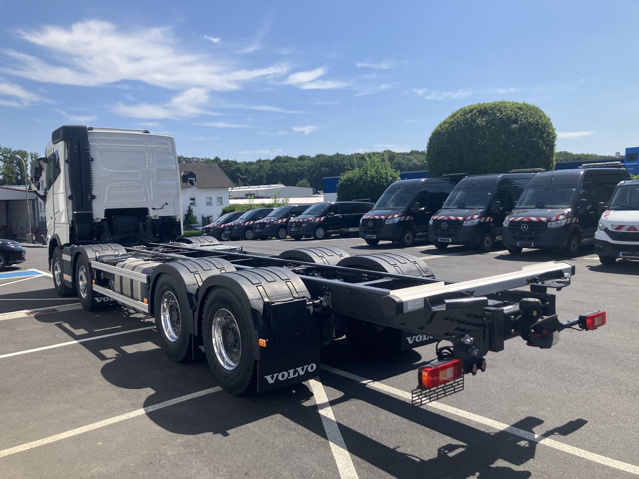 Jaunā Šasija kravas automašīna VOLVO FH16 750 8x4 Chassis: foto 13