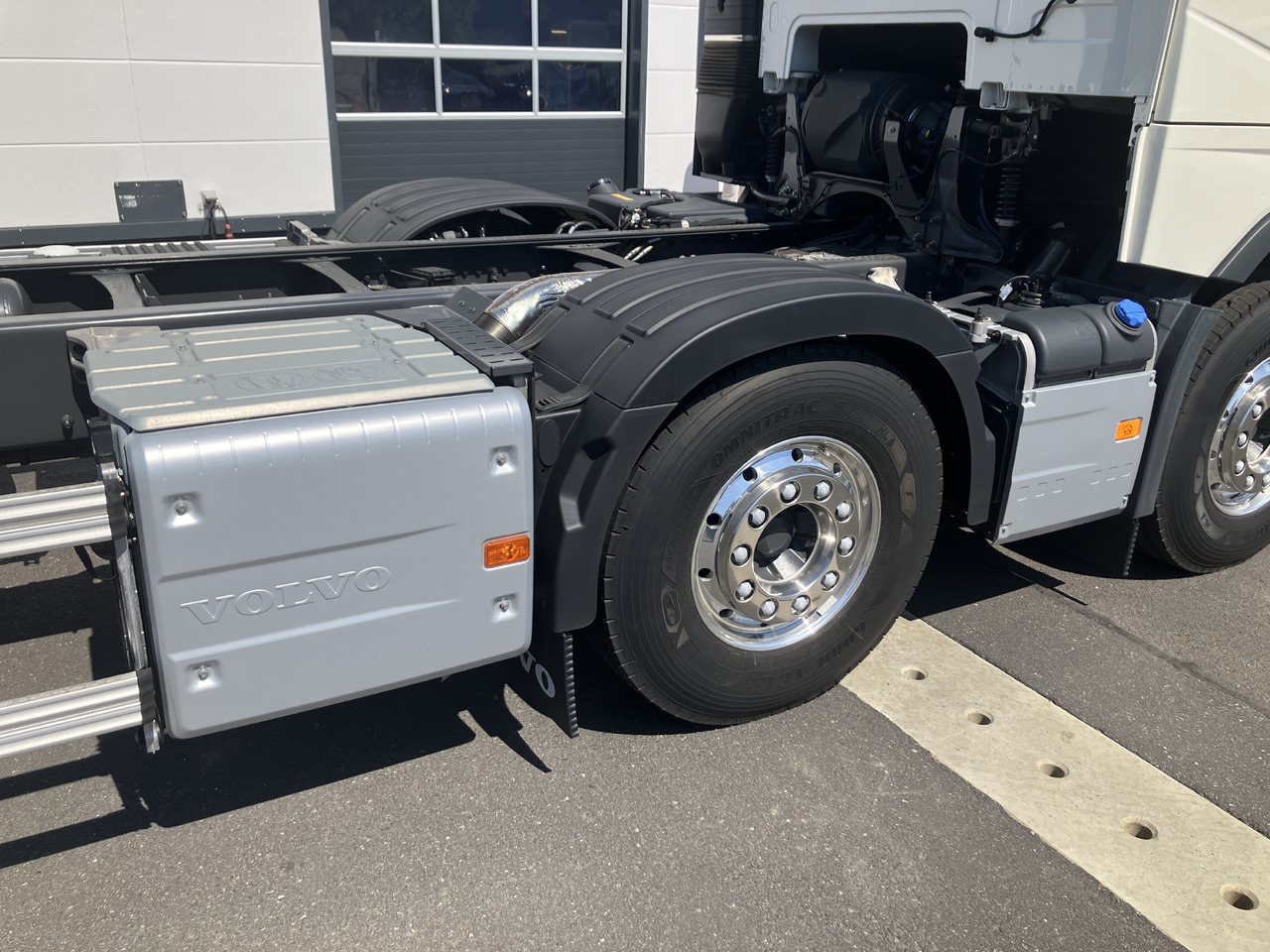 Jaunā Šasija kravas automašīna VOLVO FH16 750 8x4 Chassis: foto 16