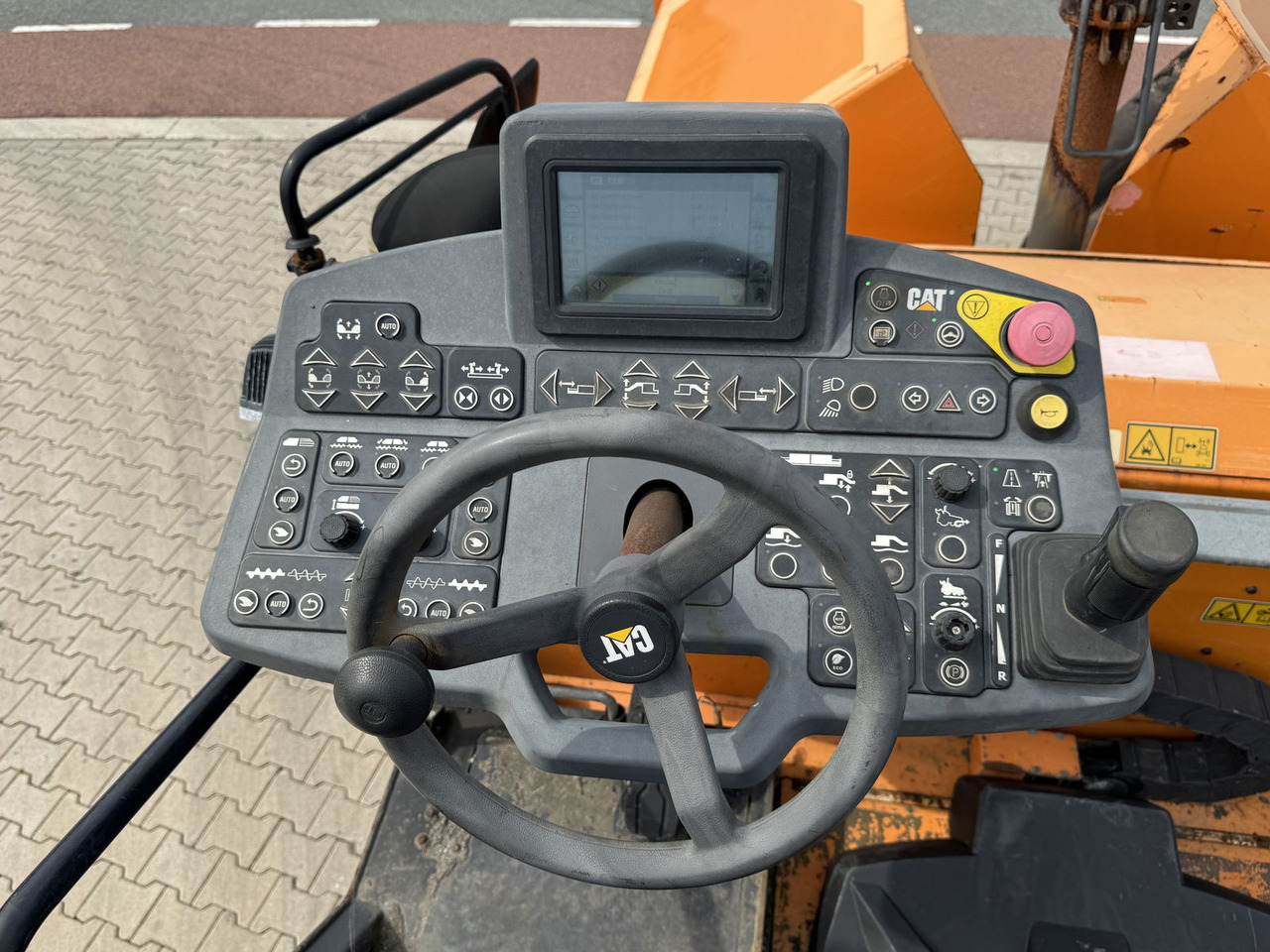 Caterpillar AP300F - Asfalta klājējs: foto 5 Caterpillar AP300F - Asfalta klājējs: foto 5