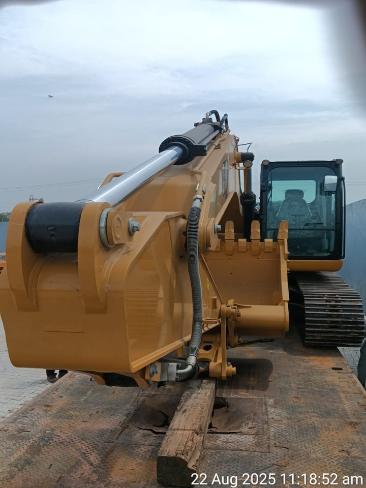 CATERPILLAR 323D3 - Ekskavators: foto 1 CATERPILLAR 323D3 - Ekskavators: foto 1