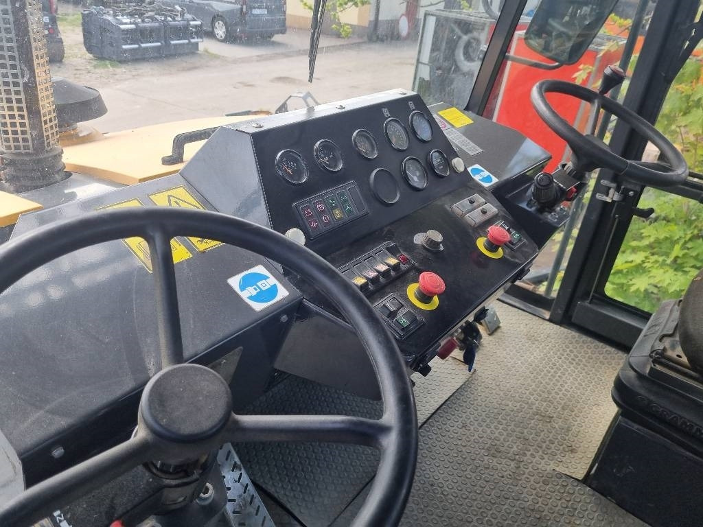 Ammann AP 240 - Pneimatiskais veltnis: foto 5 Ammann AP 240 - Pneimatiskais veltnis: foto 5