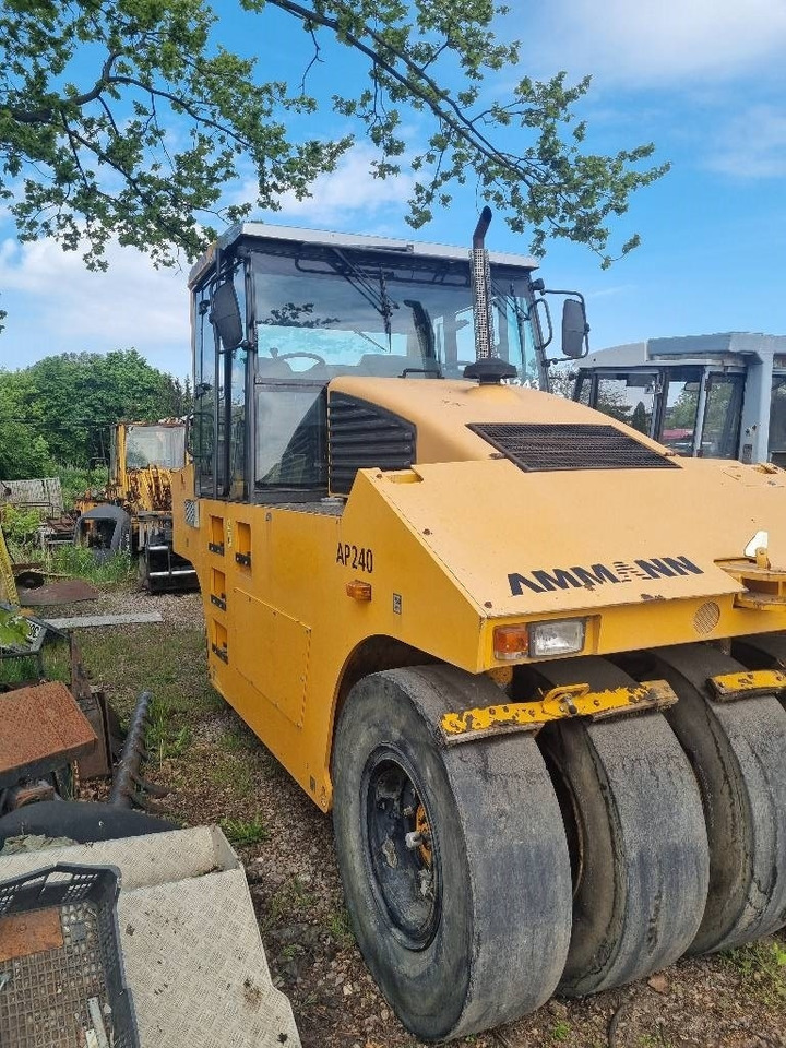 Ammann AP 240 - Pneimatiskais veltnis: foto 1 Ammann AP 240 - Pneimatiskais veltnis: foto 1