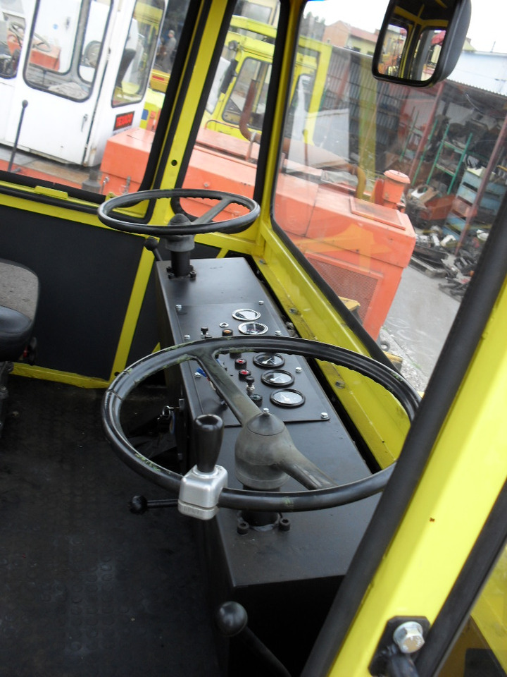 Stavostroj Remasz VP200 - Pneimatiskais veltnis: foto 4 Stavostroj Remasz VP200 - Pneimatiskais veltnis: foto 4