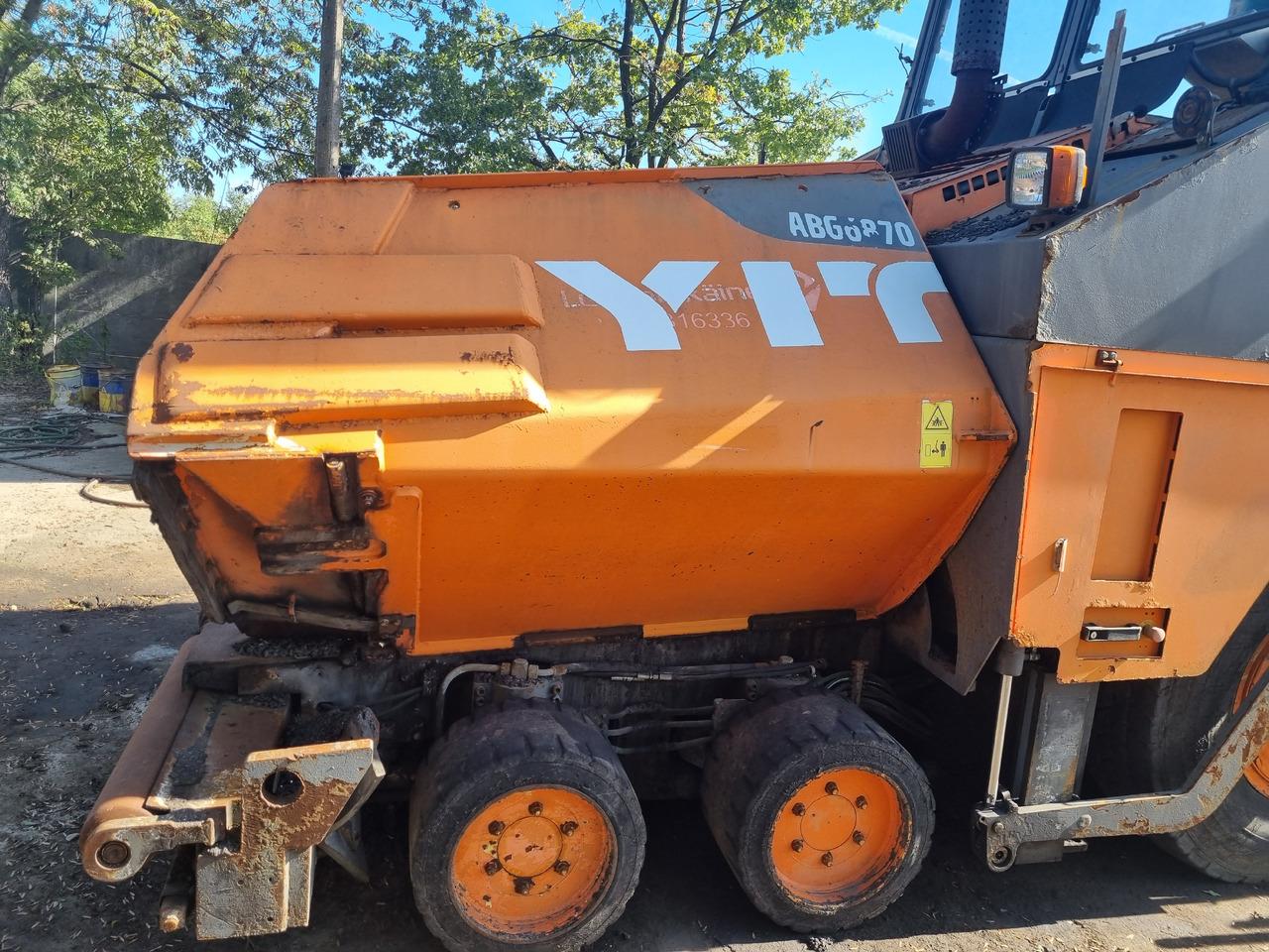 VOLVO TITAN 6870 - Asfalta klājējs: foto 3 VOLVO TITAN 6870 - Asfalta klājējs: foto 3