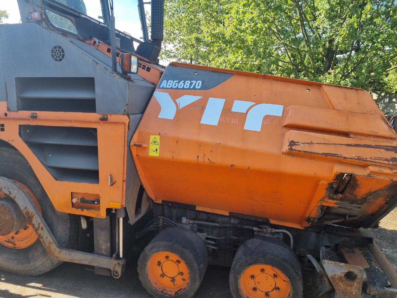 VOLVO TITAN 6870 - Asfalta klājējs: foto 2 VOLVO TITAN 6870 - Asfalta klājējs: foto 2