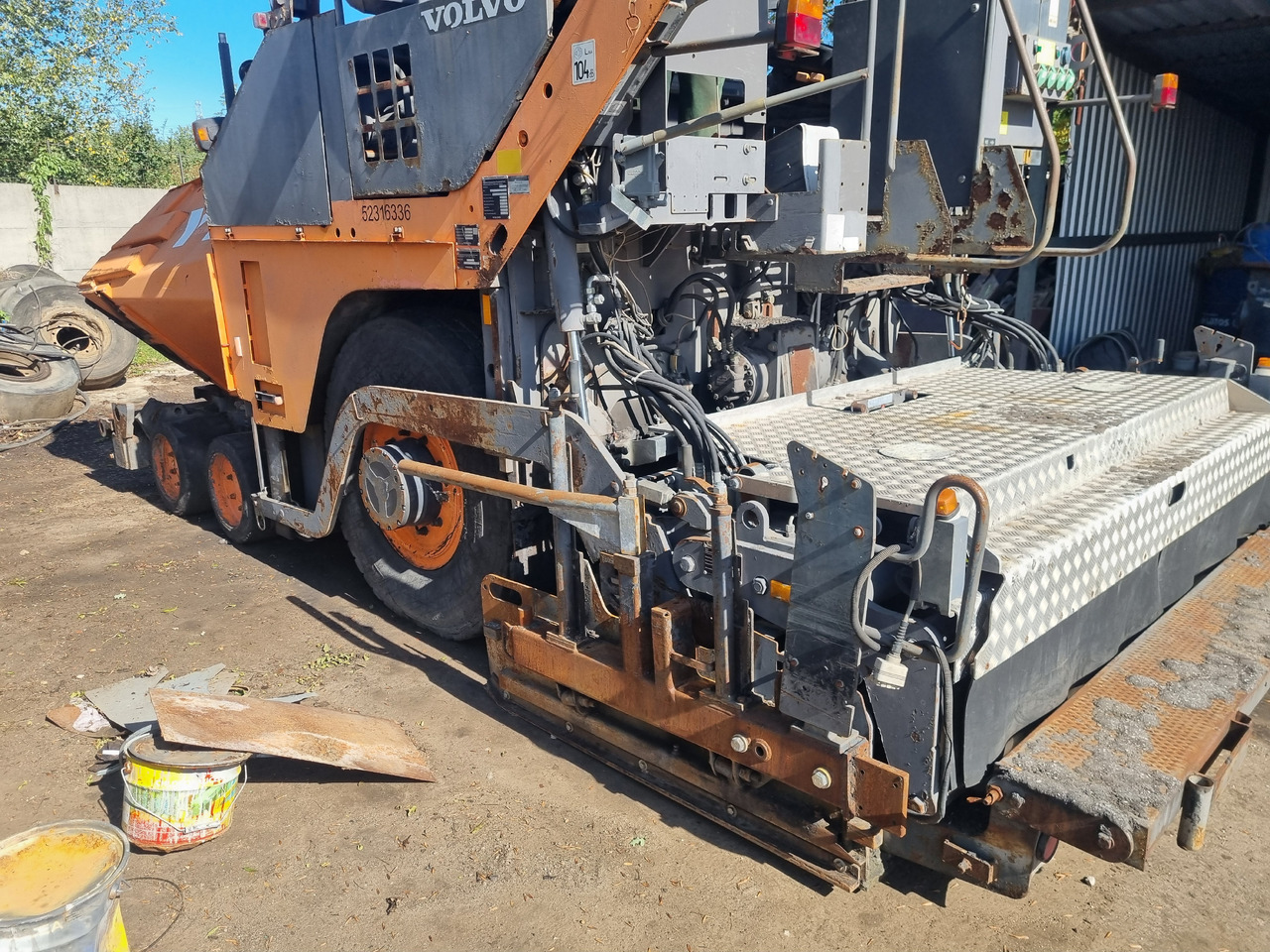 VOLVO TITAN 6870 - Asfalta klājējs: foto 4 VOLVO TITAN 6870 - Asfalta klājējs: foto 4