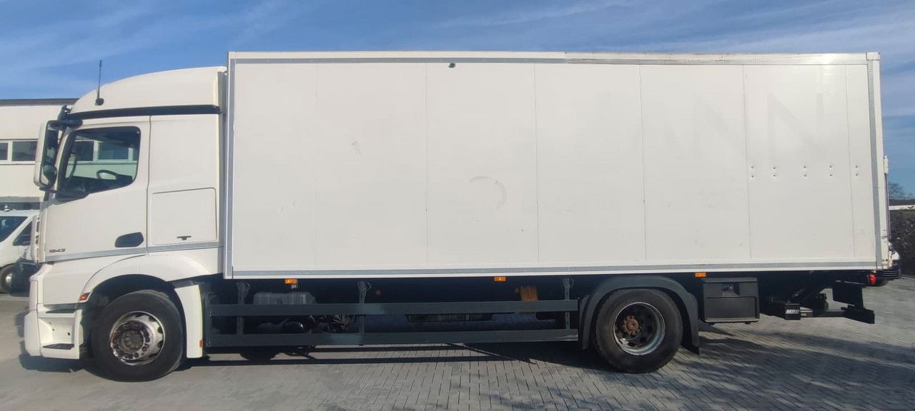 Mercedes-Benz Actros 1843 1843-Vermietung - LBW Voll-Luft-gefedert - Kravas automašīna ar slēgto virsbūvi: foto 4 Mercedes-Benz Actros 1843 1843-Vermietung - LBW Voll-Luft-gefedert - Kravas automašīna ar slēgto virsbūvi: foto 4