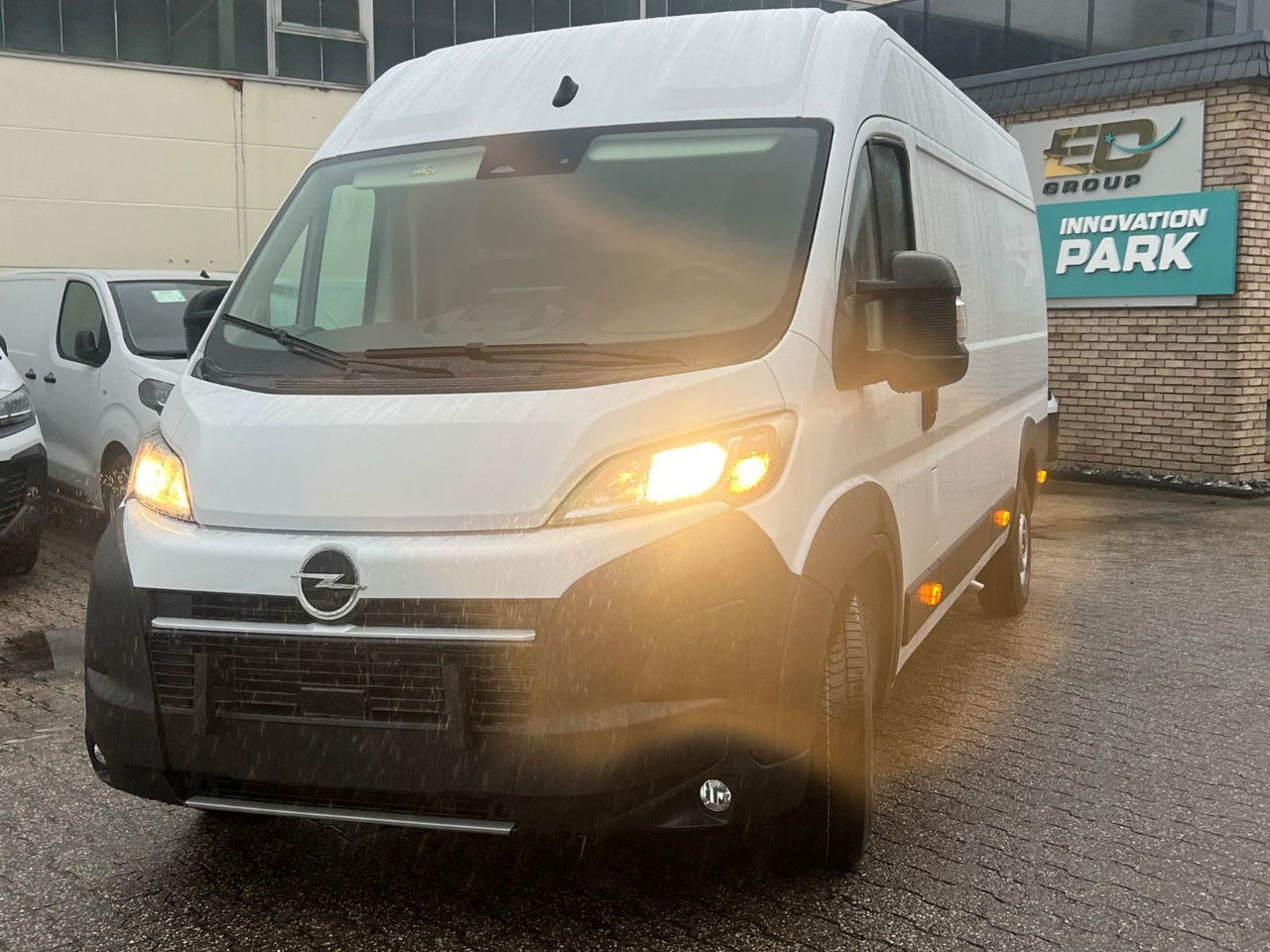 Opel Kasten 3,5 L4 H2 PS 180 Automatik+AHK Kasten 3,5 L4 H2 PS 180 Automatik+AHK - Kravas mikroautobuss: foto 3 Opel Kasten 3,5 L4 H2 PS 180 Automatik+AHK Kasten 3,5 L4 H2 PS 180 Automatik+AHK - Kravas mikroautobuss: foto 3