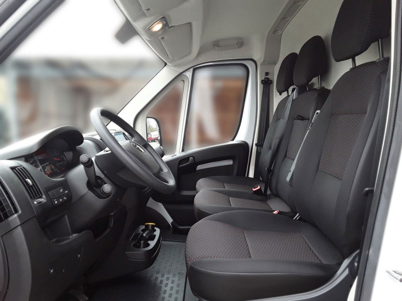 Jaunā Kravas mikroautobuss Opel Movano: foto 9 Jaunā Kravas mikroautobuss Opel Movano: foto 9