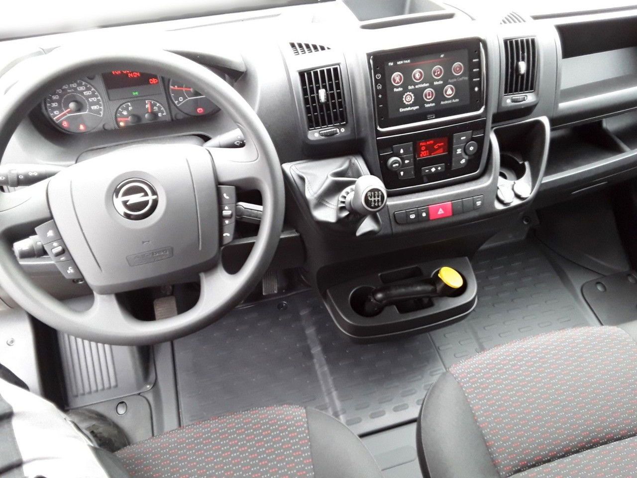 Jaunā Kravas mikroautobuss Opel Movano: foto 10 Jaunā Kravas mikroautobuss Opel Movano: foto 10