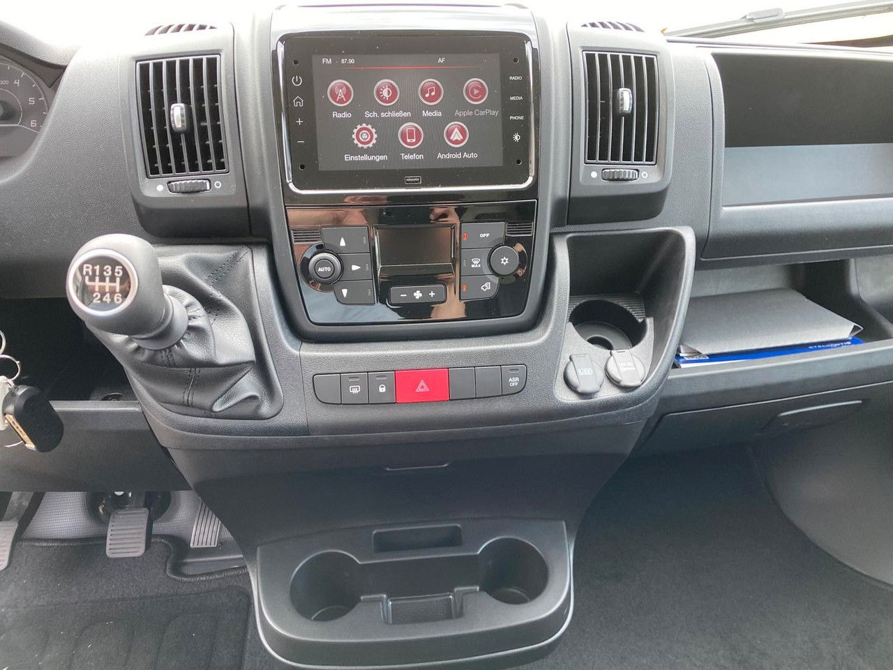 Jaunā Kravas mikroautobuss Opel Movano: foto 12 Jaunā Kravas mikroautobuss Opel Movano: foto 12