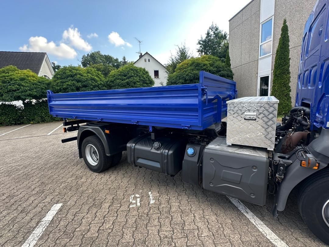 Renault D 12.240 Werkzeugkasten-Dreiseitenkipper 12 to - Kravas automašīna pašizgāzējs: foto 5 Renault D 12.240 Werkzeugkasten-Dreiseitenkipper 12 to - Kravas automašīna pašizgāzējs: foto 5