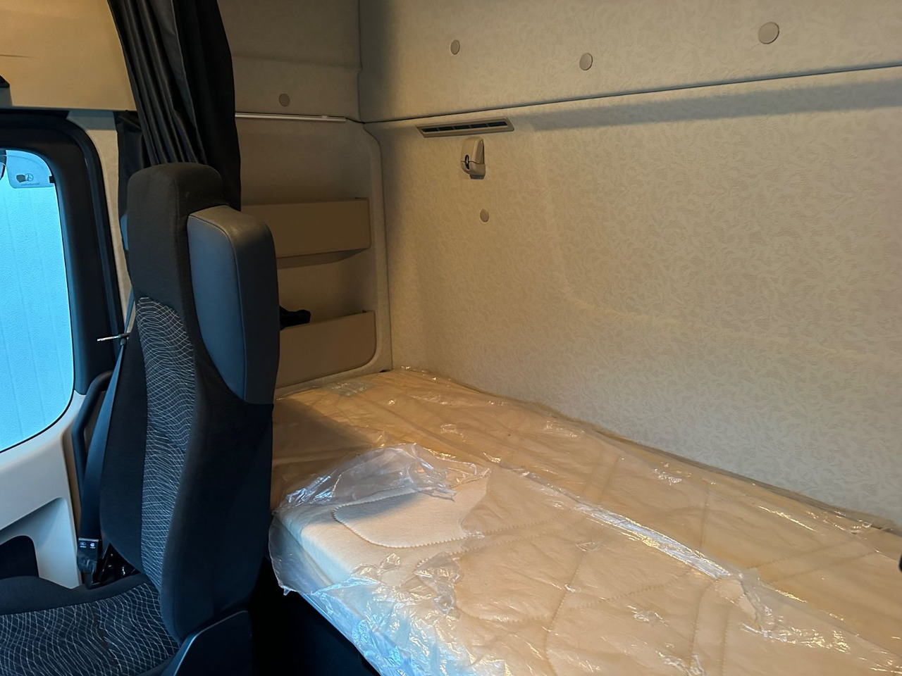 Mercedes-Benz Actros 2545  2T LBW - Konteineru vedējs/ Kravas automašīna ar noņemamā virsbūve: foto 5 Mercedes-Benz Actros 2545  2T LBW - Konteineru vedējs/ Kravas automašīna ar noņemamā virsbūve: foto 5