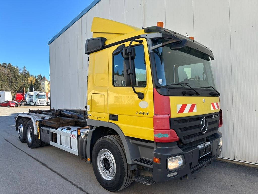 Mercedes-Benz Actros 2744 EEV 3 Pedale Retarder 20T Hacken - Pacēlājs ar āķi: foto 2 Mercedes-Benz Actros 2744 EEV 3 Pedale Retarder 20T Hacken - Pacēlājs ar āķi: foto 2