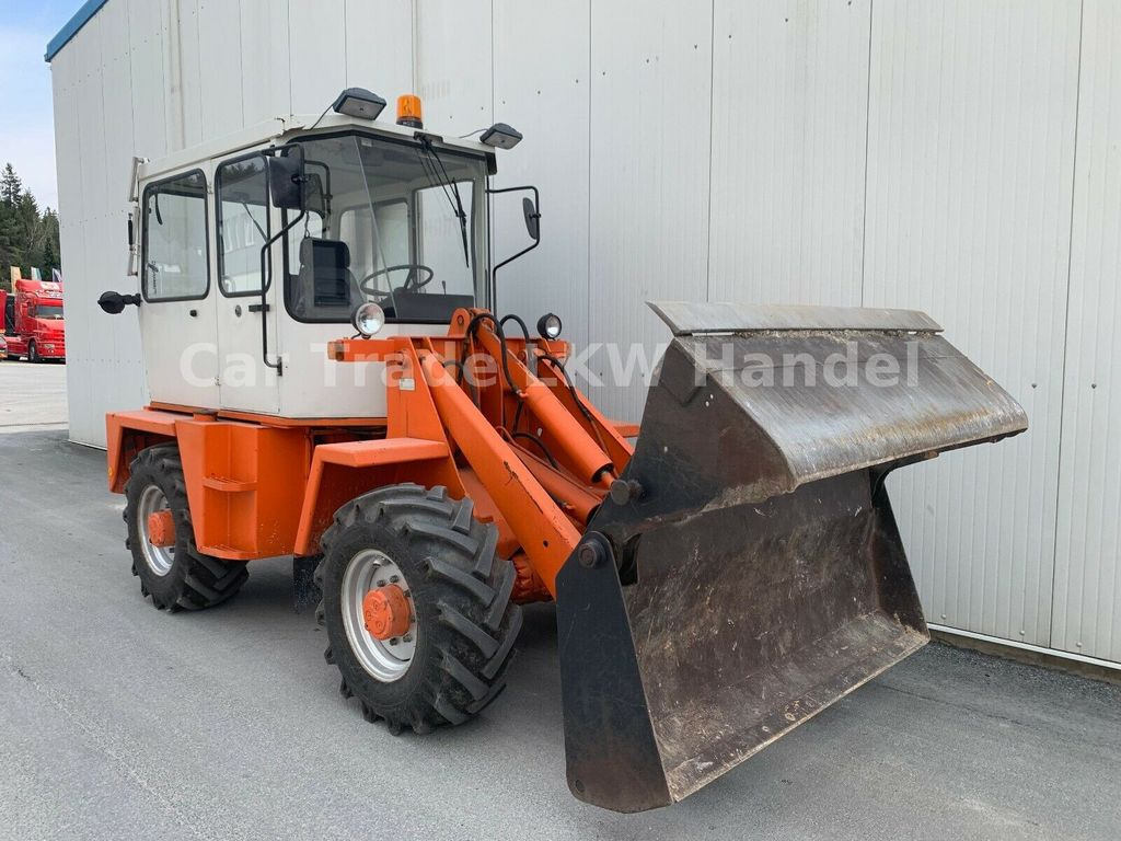 Schaeff SKB 902 - Ekskavators-iekrāvējs: foto 2 Schaeff SKB 902 - Ekskavators-iekrāvējs: foto 2