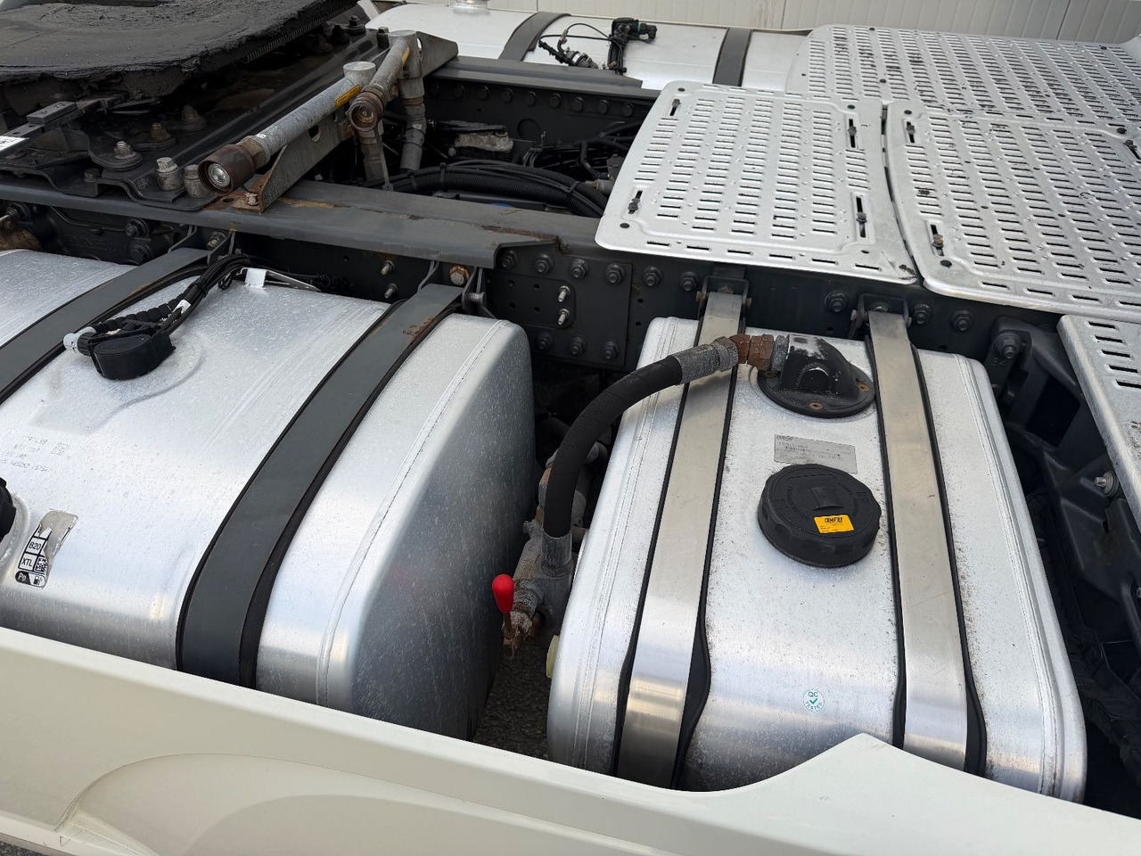 DAF XF 530  Vollausstattung Vollluft 2l-Hydraulik - Vilcējs: foto 5 DAF XF 530  Vollausstattung Vollluft 2l-Hydraulik - Vilcējs: foto 5