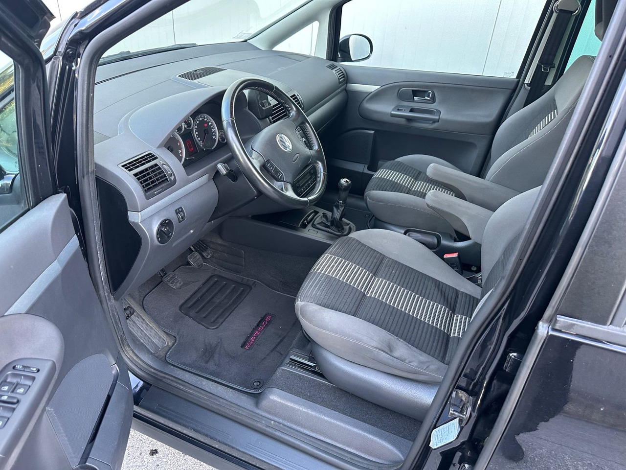 Volkswagen Sharan 2.0TDI Comfortline - Pasažieru furgons: foto 5 Volkswagen Sharan 2.0TDI Comfortline - Pasažieru furgons: foto 5