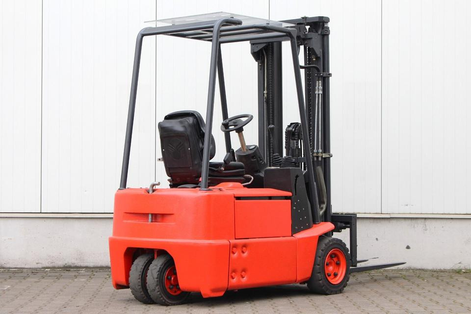 LINDE E15Z-02 Triplex 4,7m - Elektroiekrāvējs: foto 2 LINDE E15Z-02 Triplex 4,7m - Elektroiekrāvējs: foto 2
