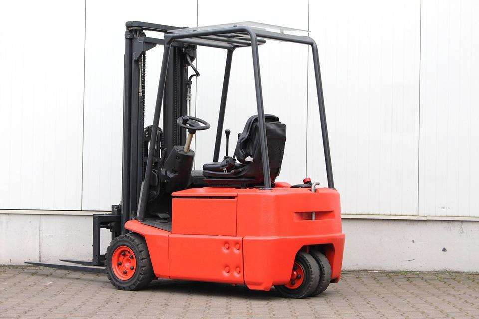 LINDE E15Z-02 Triplex 4,7m - Elektroiekrāvējs: foto 3 LINDE E15Z-02 Triplex 4,7m - Elektroiekrāvējs: foto 3