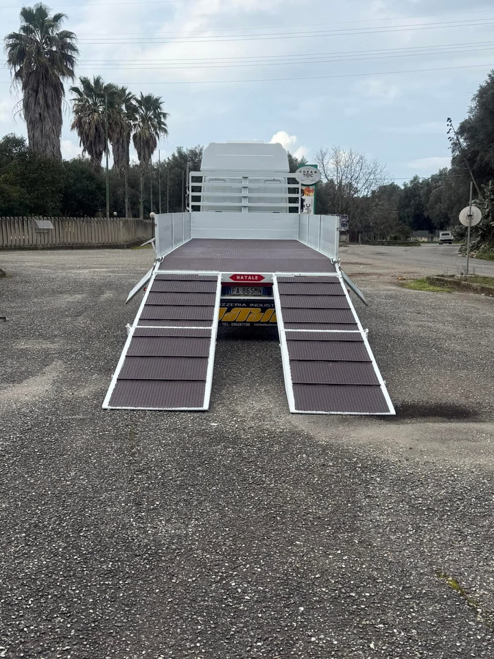 IVECO 180E Pianale Con Rampe Nuovo di fabbrica - Bortu kravas automašīna/ Platforma: foto 4 IVECO 180E Pianale Con Rampe Nuovo di fabbrica - Bortu kravas automašīna/ Platforma: foto 4