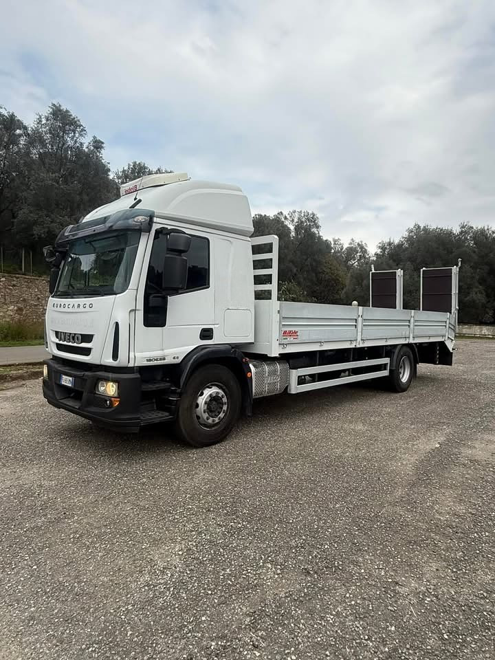 IVECO 180E Pianale Con Rampe Nuovo di fabbrica - Bortu kravas automašīna/ Platforma: foto 5 IVECO 180E Pianale Con Rampe Nuovo di fabbrica - Bortu kravas automašīna/ Platforma: foto 5
