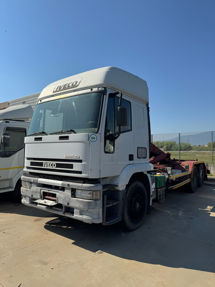 IVECO MAGIRUS 240E42 Gancio Scarrabile - Bortu kravas automašīna/ Platforma: foto 3 IVECO MAGIRUS 240E42 Gancio Scarrabile - Bortu kravas automašīna/ Platforma: foto 3