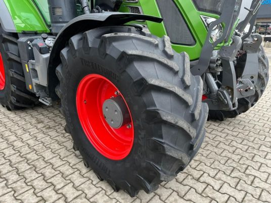 Fendt 720 S4 PROFI PLUS - Traktors: foto 4 Fendt 720 S4 PROFI PLUS - Traktors: foto 4