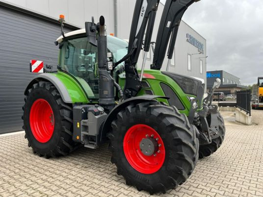 Fendt 720 S4 PROFI PLUS - Traktors: foto 2 Fendt 720 S4 PROFI PLUS - Traktors: foto 2