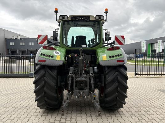 Fendt 720 VARIO S4 POWER - Traktors: foto 4 Fendt 720 VARIO S4 POWER - Traktors: foto 4