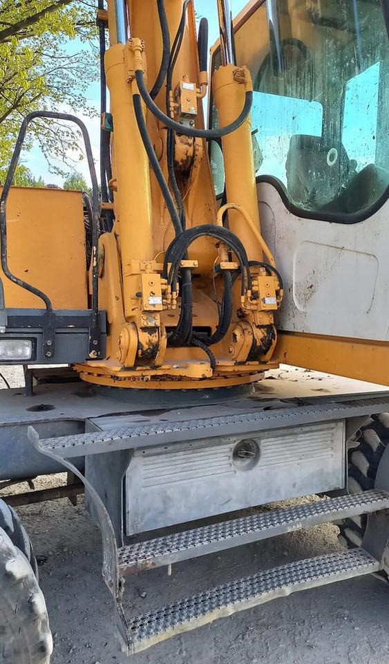 Liebherr A316 - Riteņu ekskavators: foto 4 Liebherr A316 - Riteņu ekskavators: foto 4