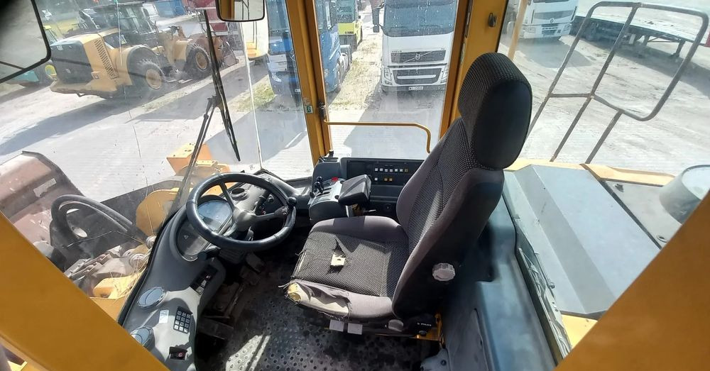 Riteņu iekrāvējs Volvo L150E: foto 11 Riteņu iekrāvējs Volvo L150E: foto 11