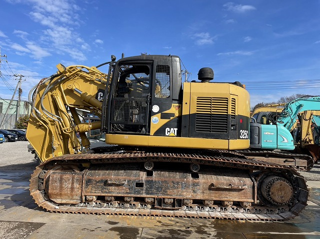 CAT 325C - Kāpurķēžu ekskavators: foto 2 CAT 325C - Kāpurķēžu ekskavators: foto 2