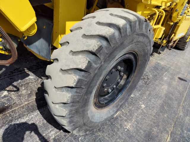 Asfalta frēze KOMATSU GC380F-2: foto 9