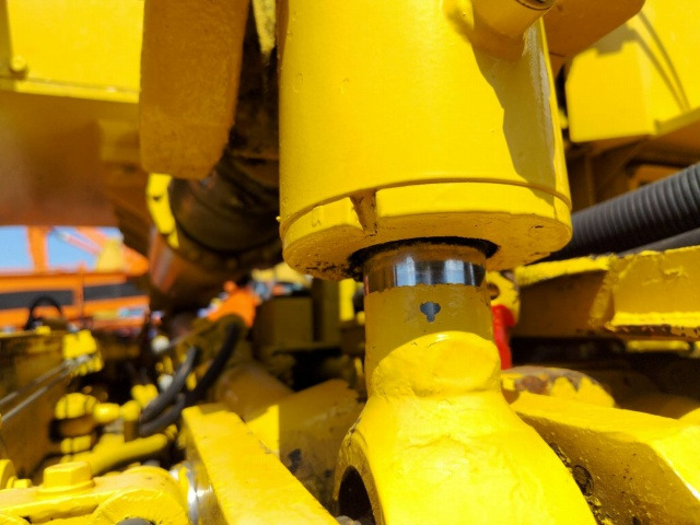 Asfalta frēze KOMATSU GC380F-2: foto 16