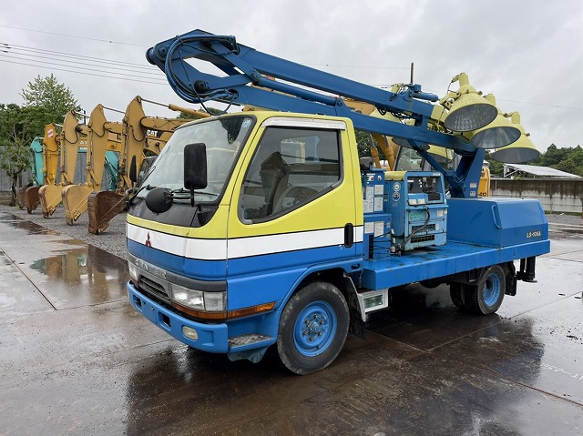 TADANO LS-106A - Apgaismojuma stabs, Kravas automašīna: foto 4 TADANO LS-106A - Apgaismojuma stabs, Kravas automašīna: foto 4