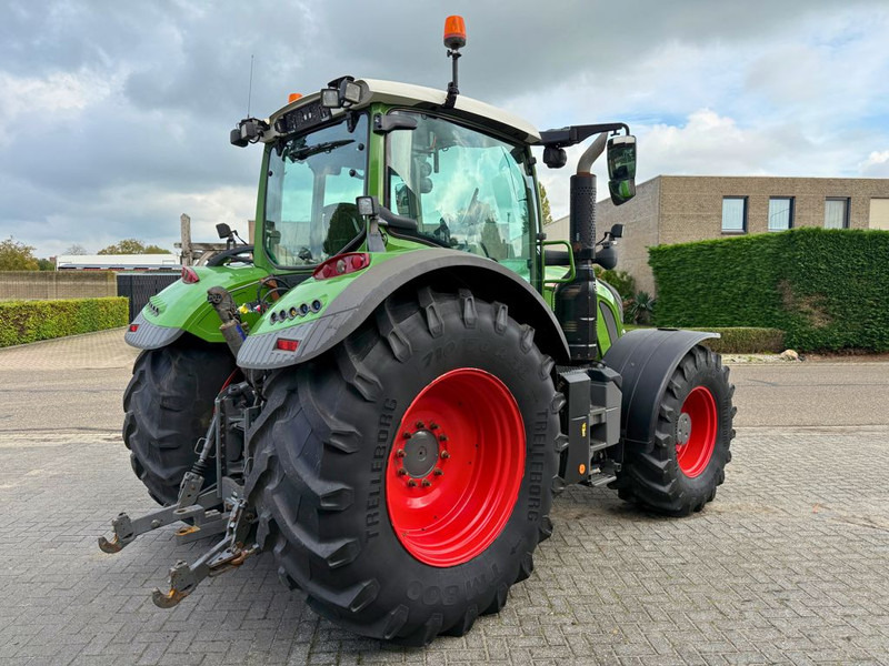 Fendt 724 Vario Gen 6 Profi Plus - Traktors: foto 3 Fendt 724 Vario Gen 6 Profi Plus - Traktors: foto 3